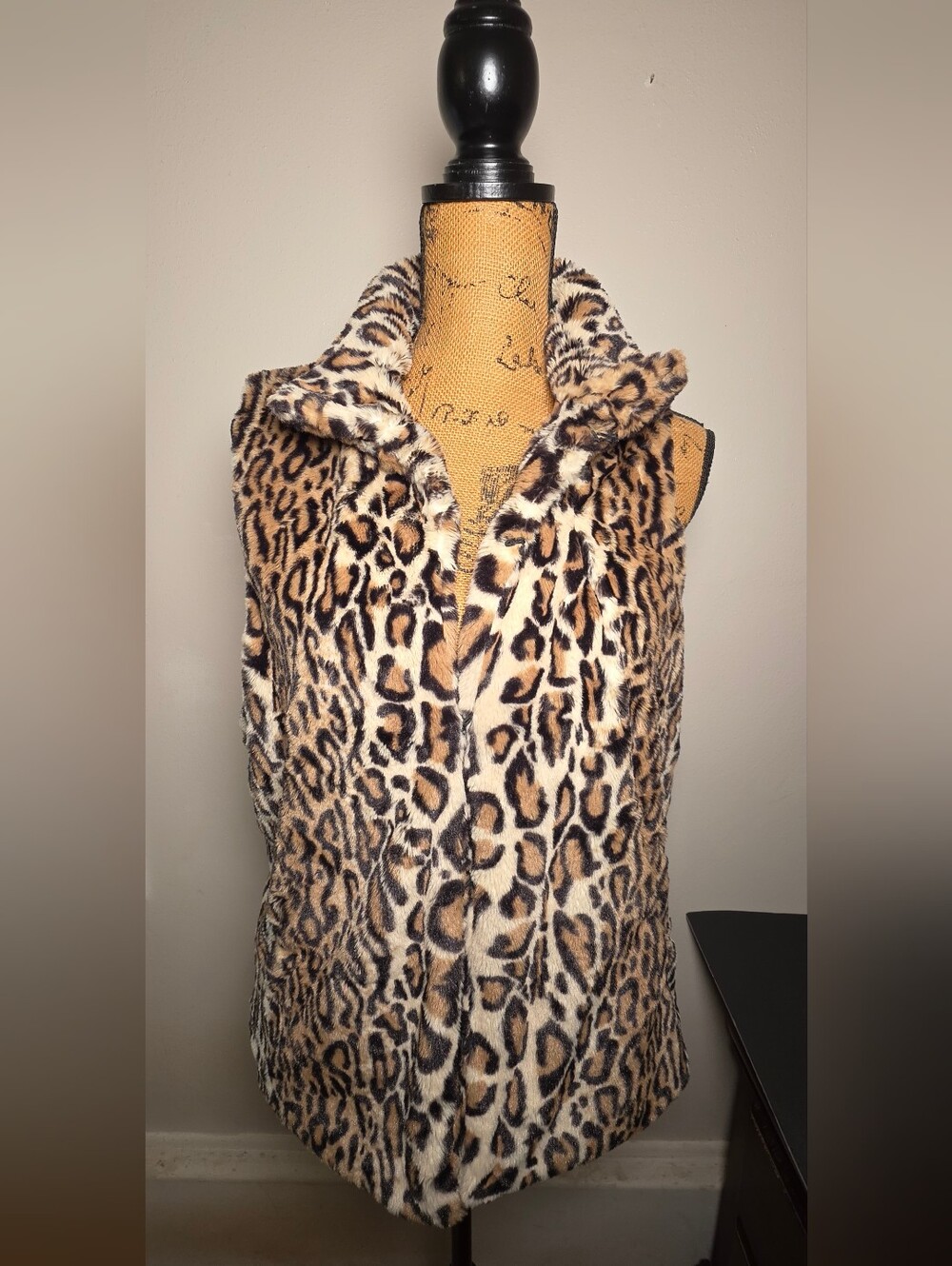 Cejon Leopard Print Faux Fur Vest in Tan, Brown & Black